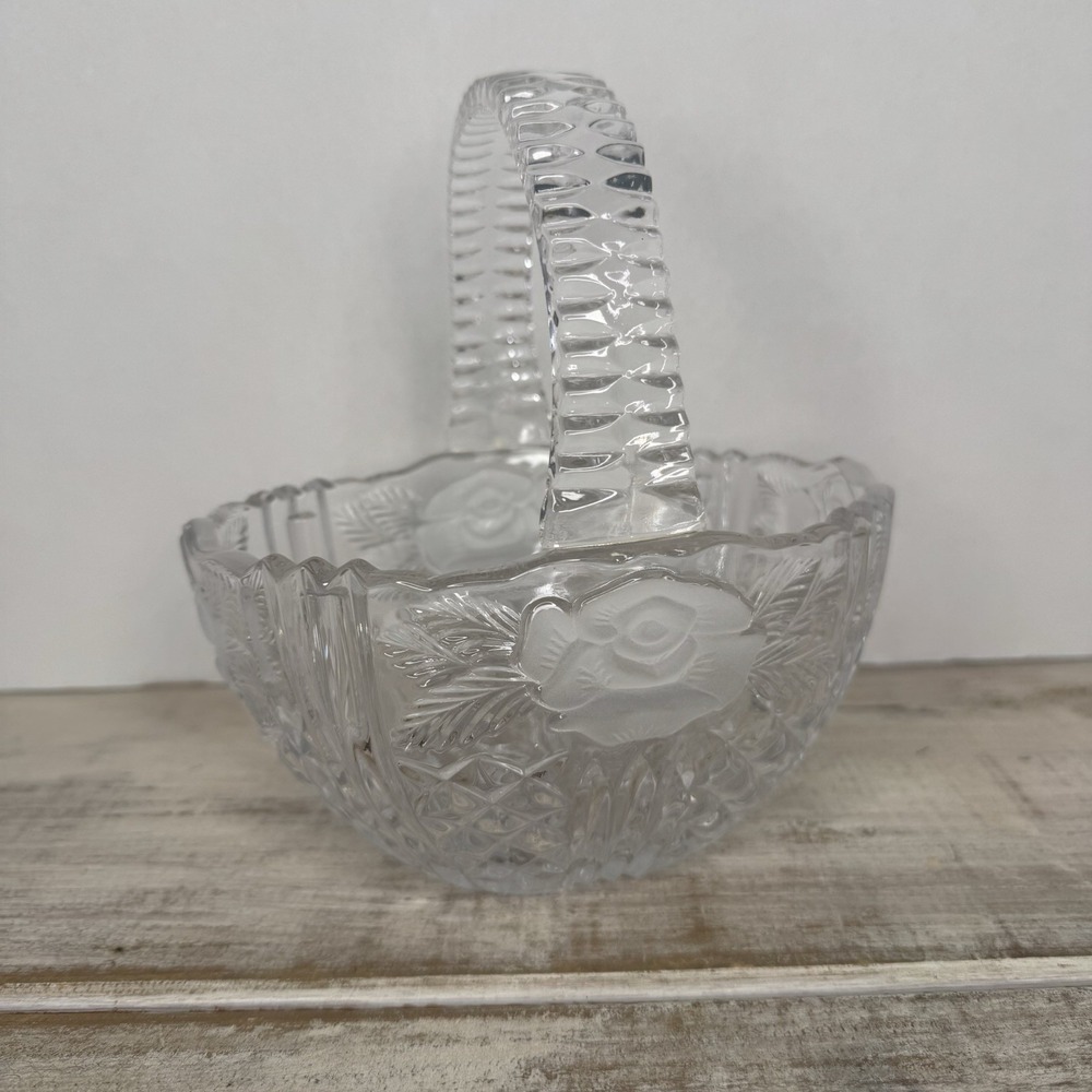 Crystal Basket Candy Dish Bowl Embossed Rose Floral Design Clear‎ Glass